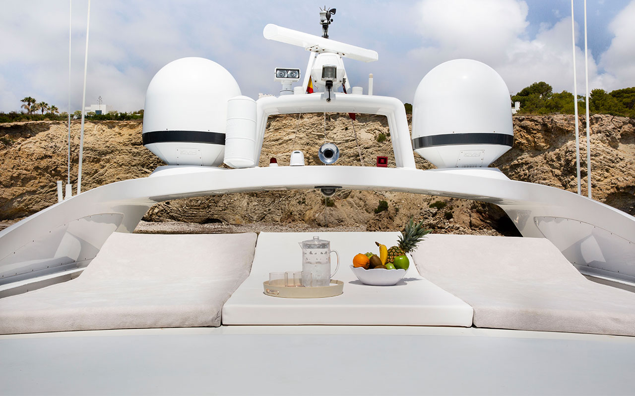 Yacht Charter Ibiza Mangusta 92 sun deck