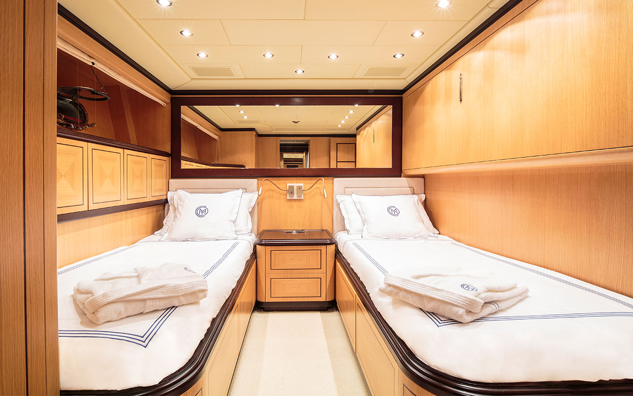Yacht Charter Ibiza Mangusta 92 twin cabin