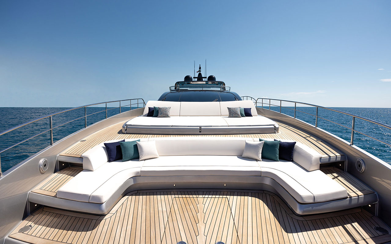 Yacht Brands Riva 102 Corsaro Super bow sun cushions