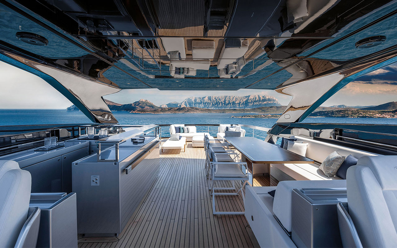 Yacht Brands Riva 102 Corsaro Super sun deck Flybridge