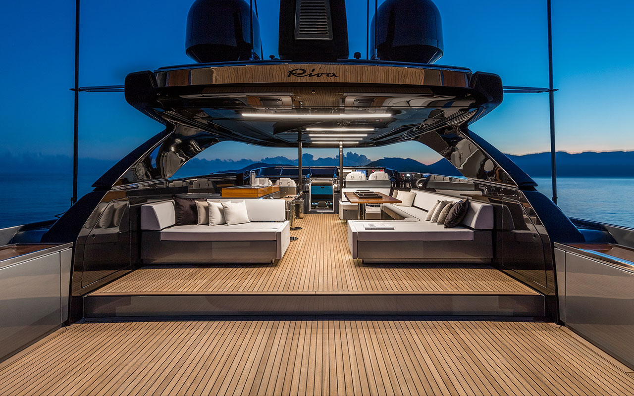 Yacht Brands Riva 110 Dolcevita sun deck