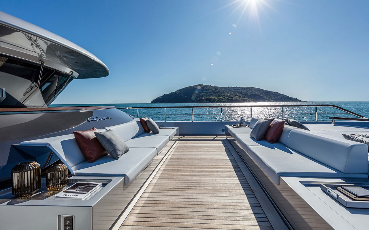 Yacht Brands Riva 50 Metri bow lounge