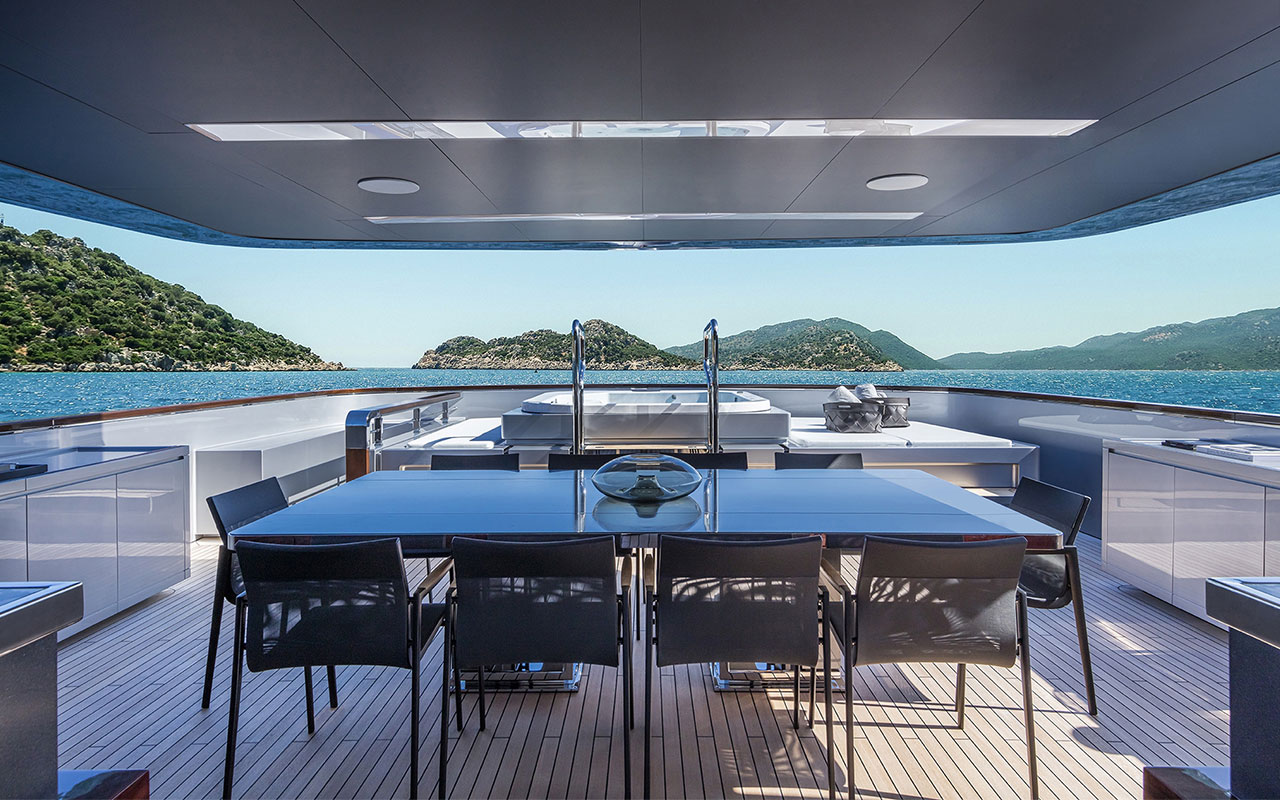 Yacht Brands Riva 50 Metri sun deck dining jacuzzi