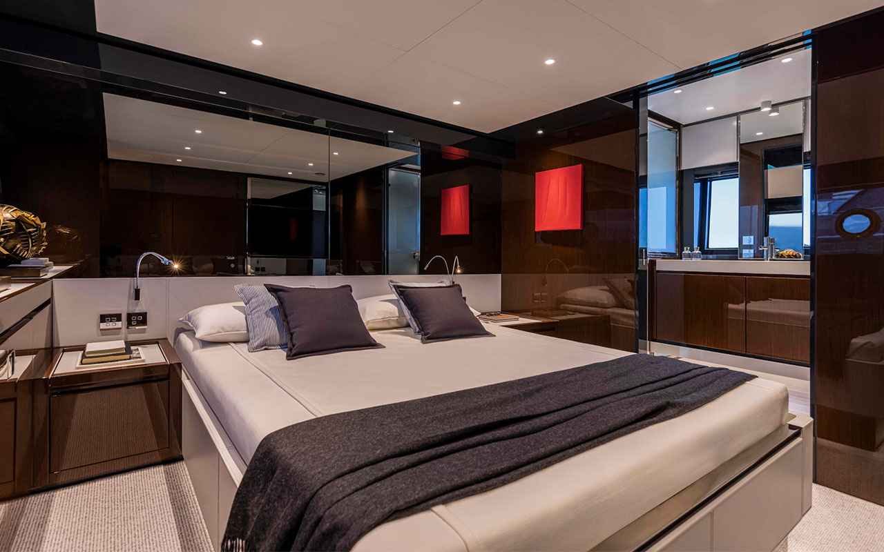 Yacht Brands Riva 68 Diable lower deck master cabin