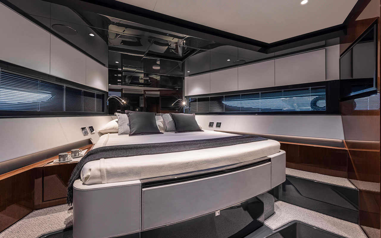 Yacht Brands Riva 68 Diable lower deck VIP cabin
