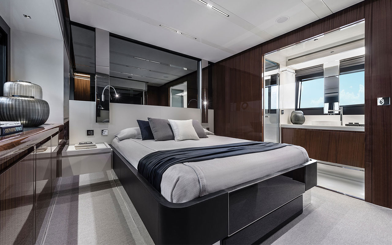Yacht Brands Riva 76 Bahamas Super lower deck master cabin