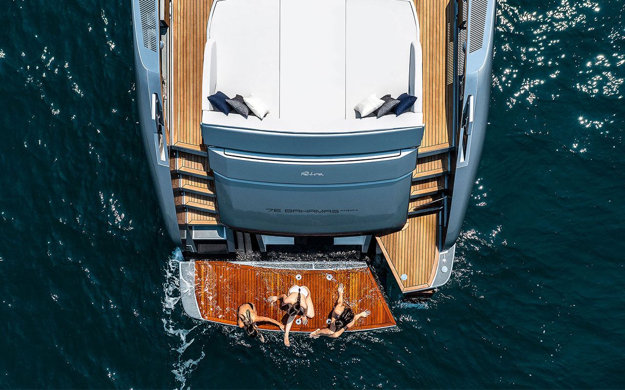 Yacht Brands Riva 76 Bahamas Super main deck bathing platform