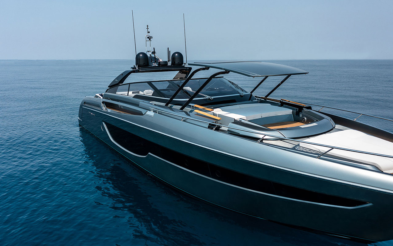Yacht Brands Riva 76 Bahamas Super main deck bow electric Hard Top