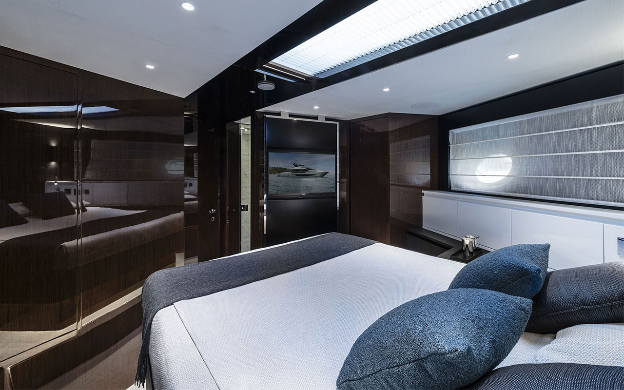 Yacht Brands Riva 82 Diva lower deck VIP cabin