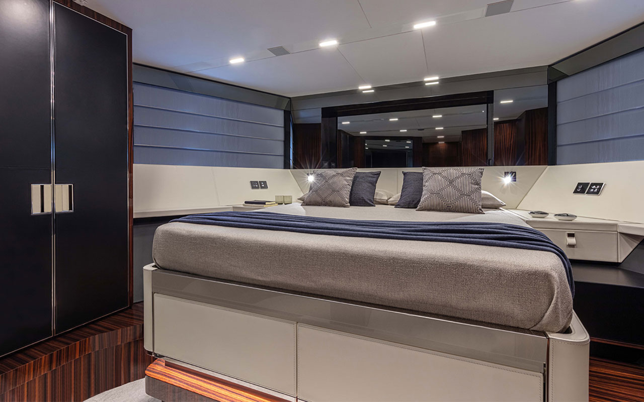 Yacht Brands Riva 88 Folgore lower deck VIP cabin