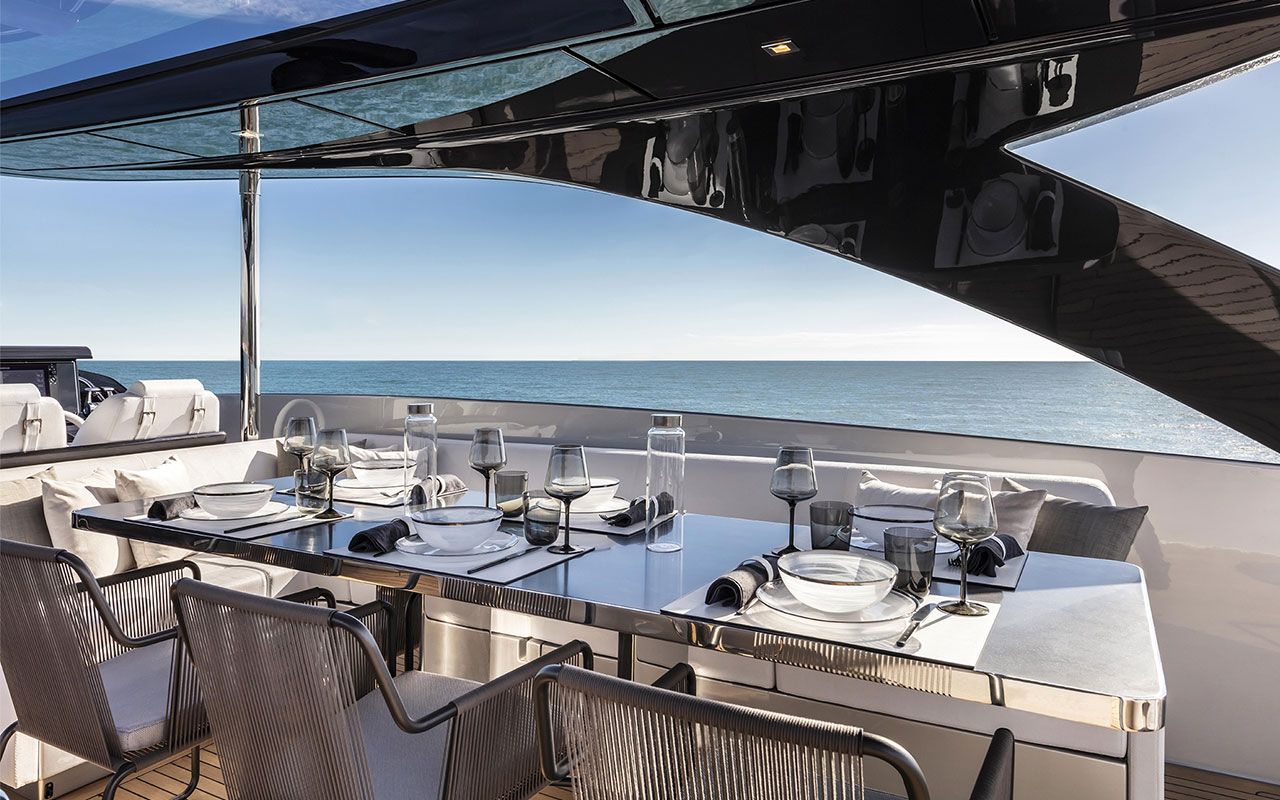Yacht Brands Riva 90 Argo sun deck Flybridge dining