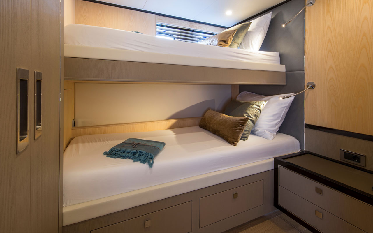 Yacht Charter Ibiza Vanquish VQ 82 Sea Story lower deck Twin Cabin bunkbed
