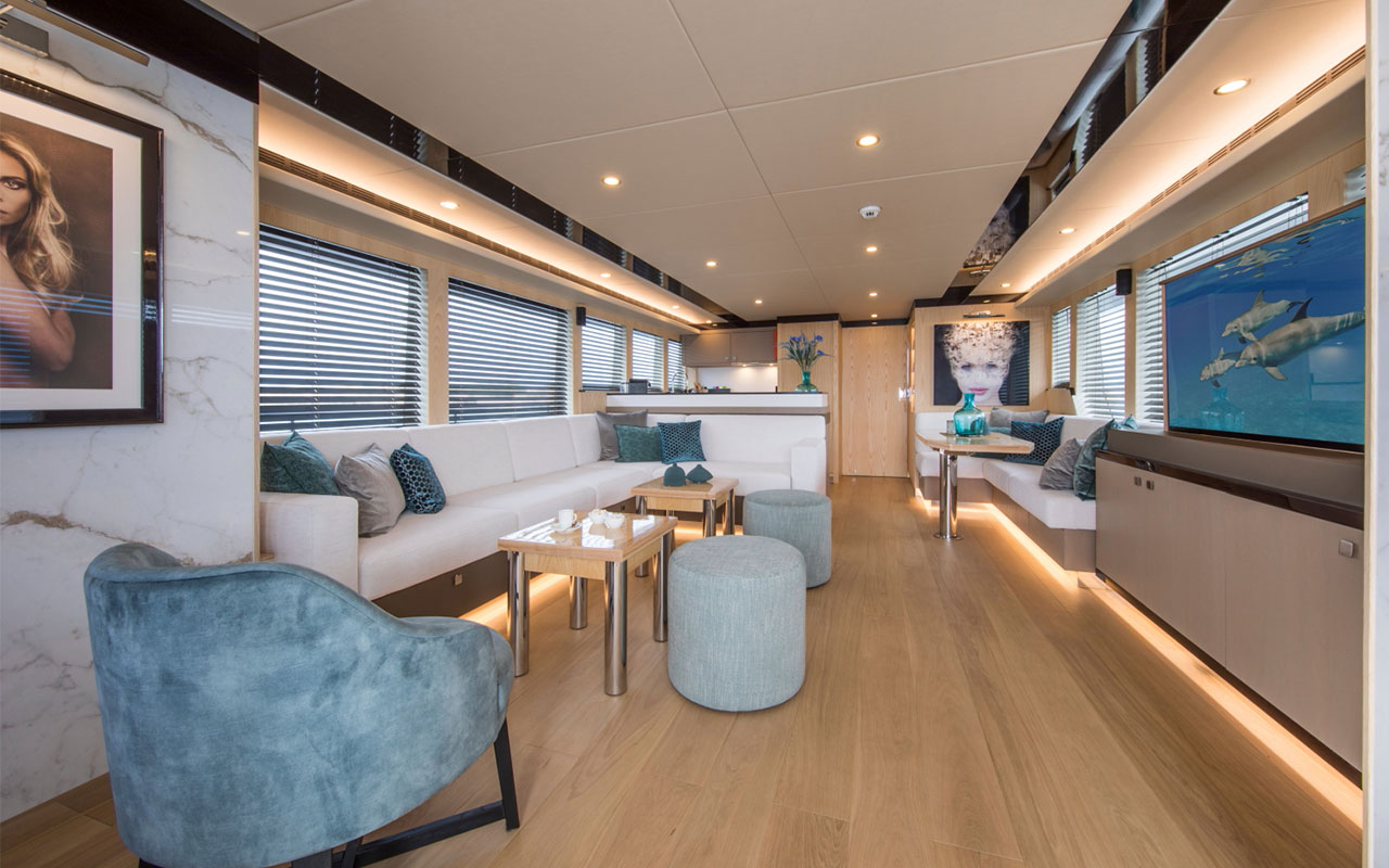 Yacht Charter Ibiza Vanquish VQ 82 Sea Story main deck Lounge