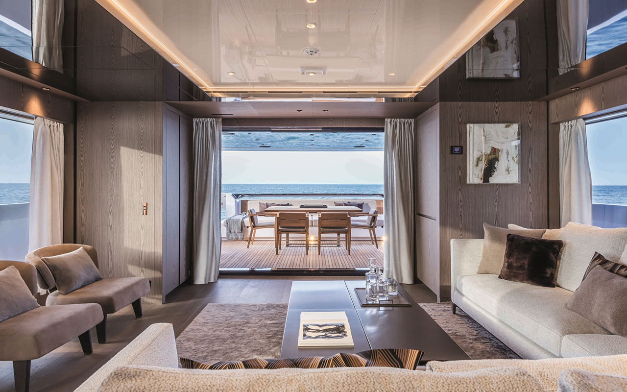 Yacht Brands Custom Line 106 main deck salon