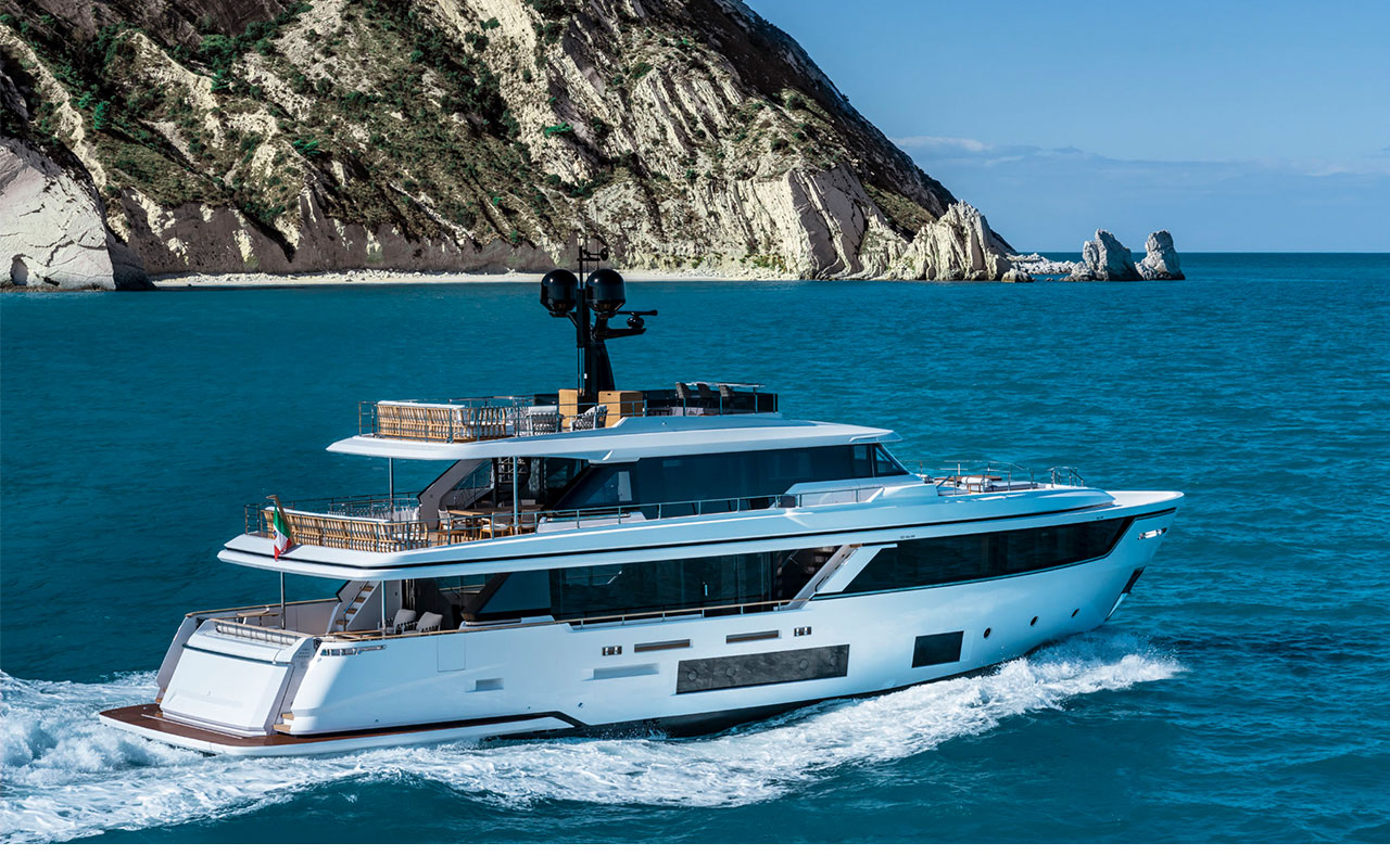 Yacht Brands Custom Line Navetta 30 exterior