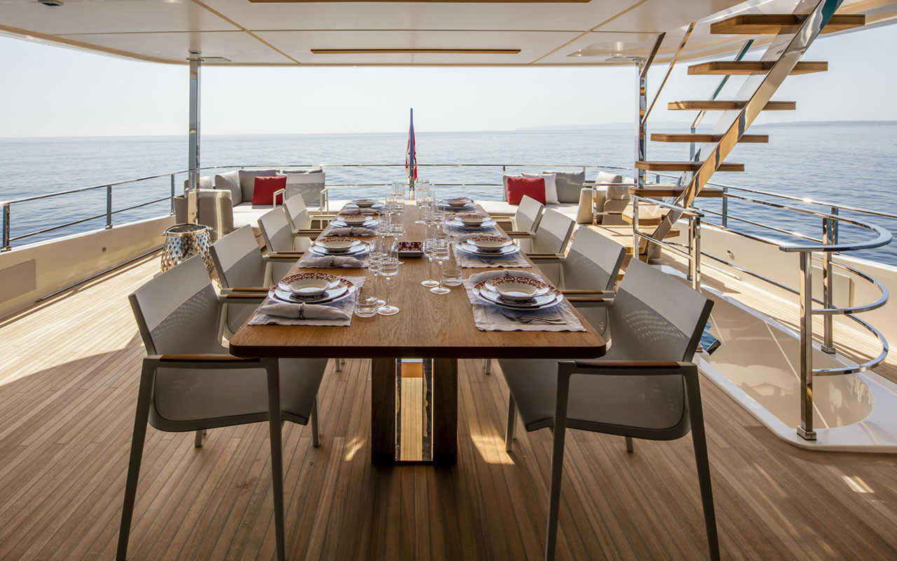 Yacht Brands Custom Line Navetta 33 upper deck dining