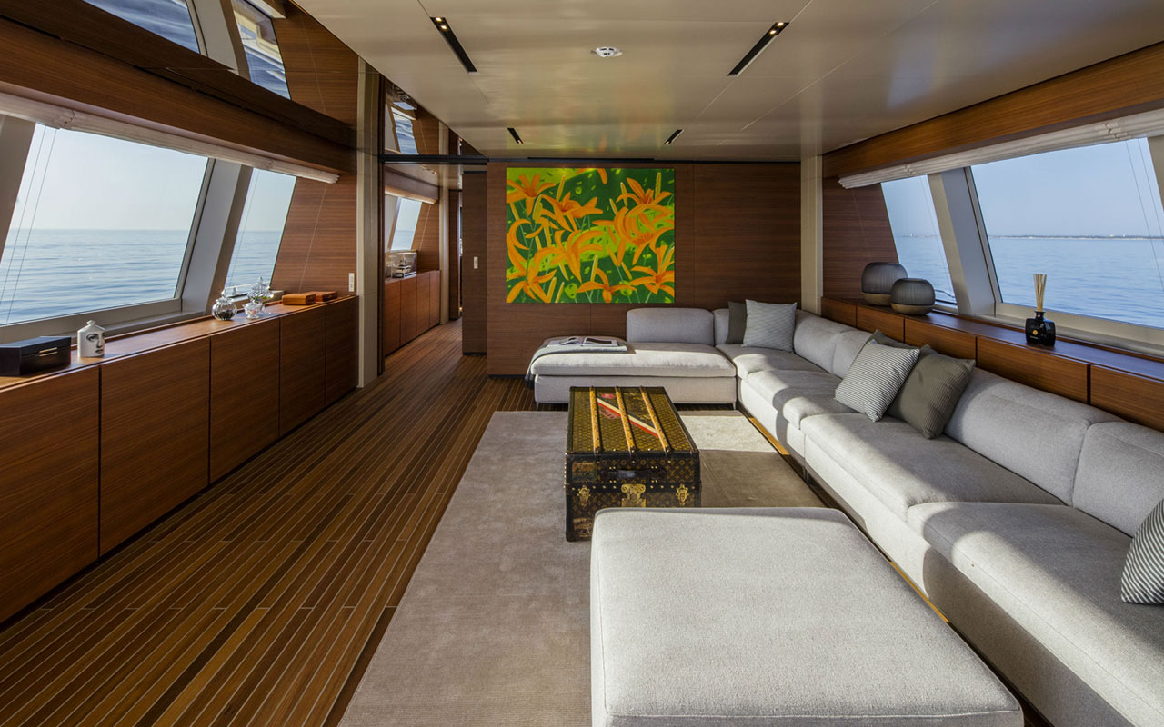 Yacht Brands Custom Line Navetta 33 upper deck salon
