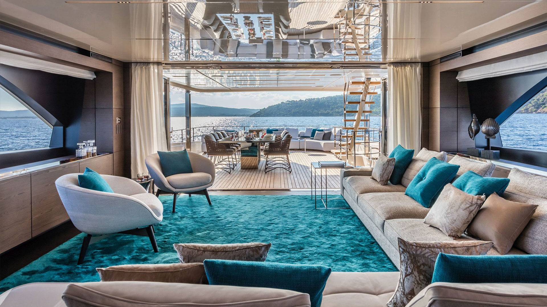 Yacht Brands Custom Line Navetta 42 main deck salon
