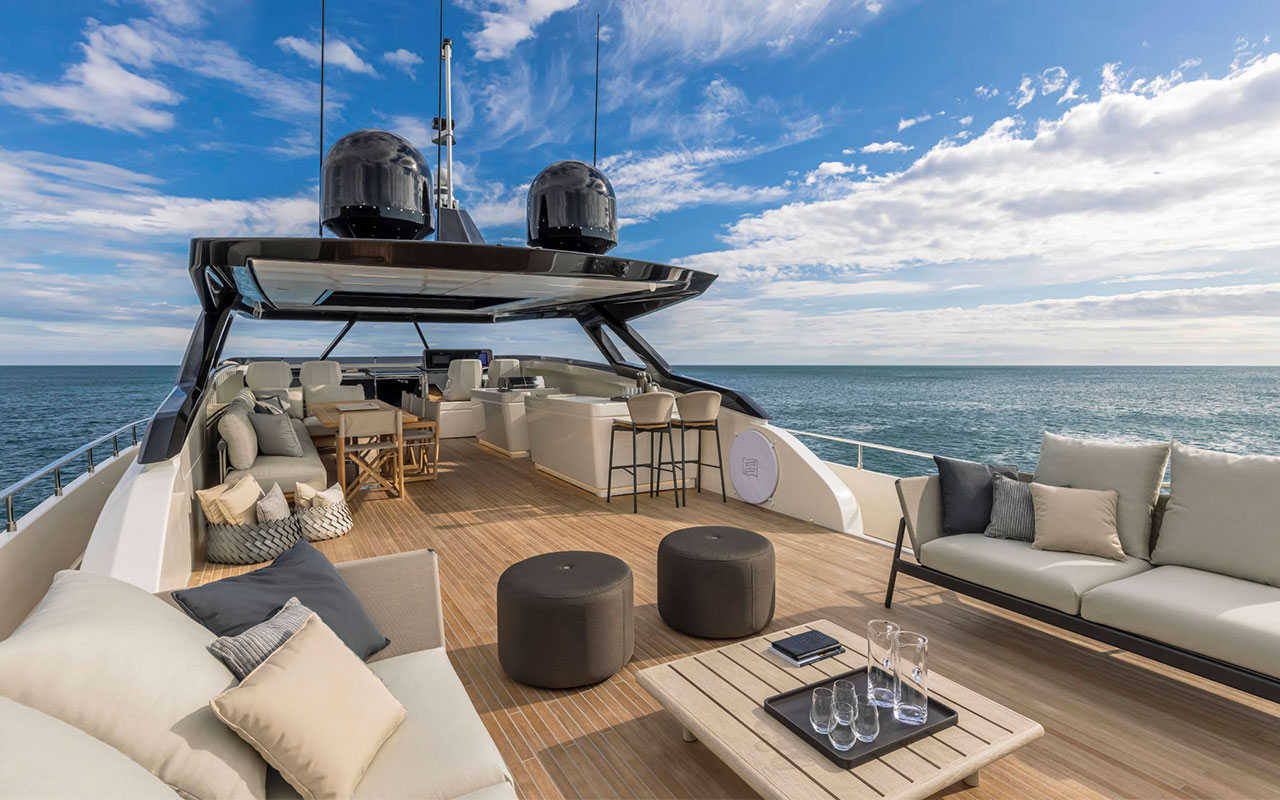 Yacht Brands Ferretti Yachts 1000 Flybridge classic