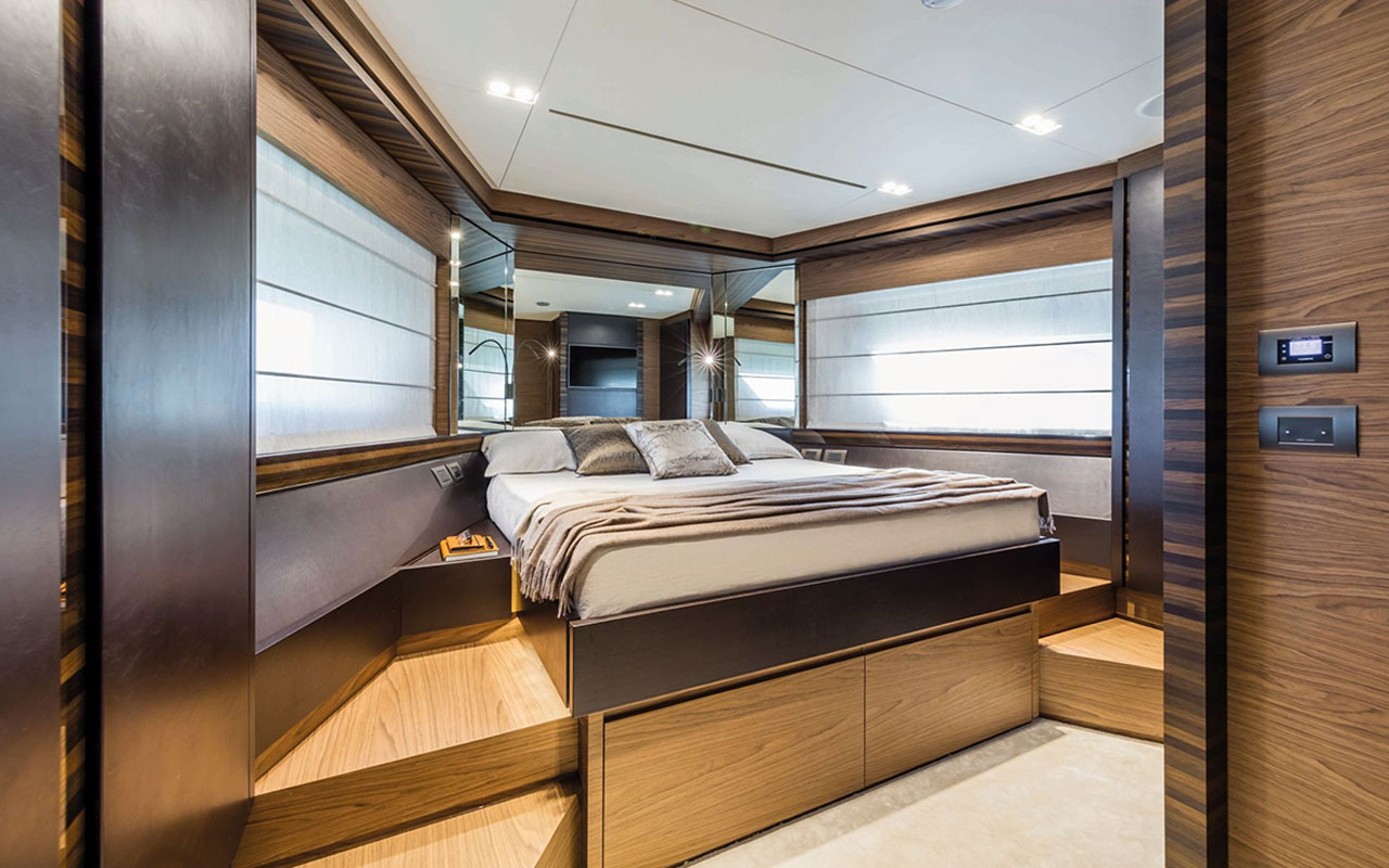 Yacht Brands Ferretti Yachts 670 lower deck VIP cabin