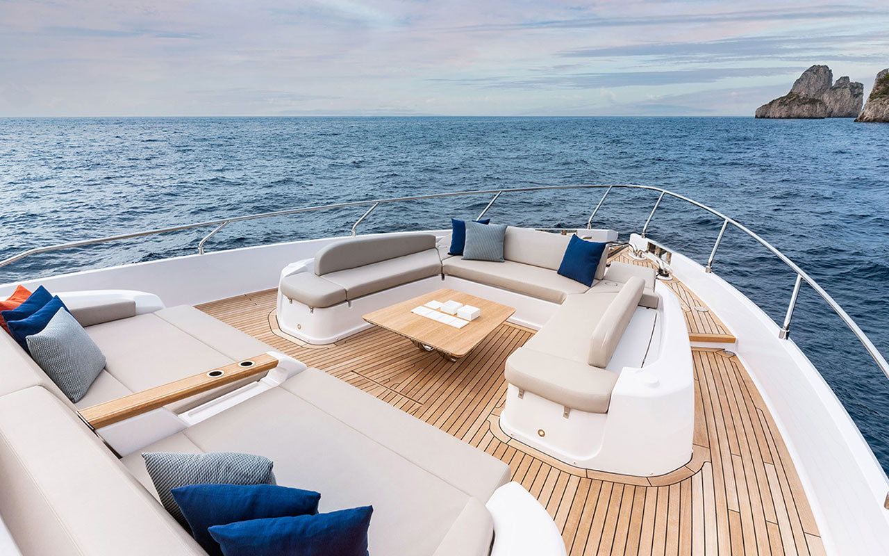 Yacht Brands Ferretti Yachts 860 bow lounge