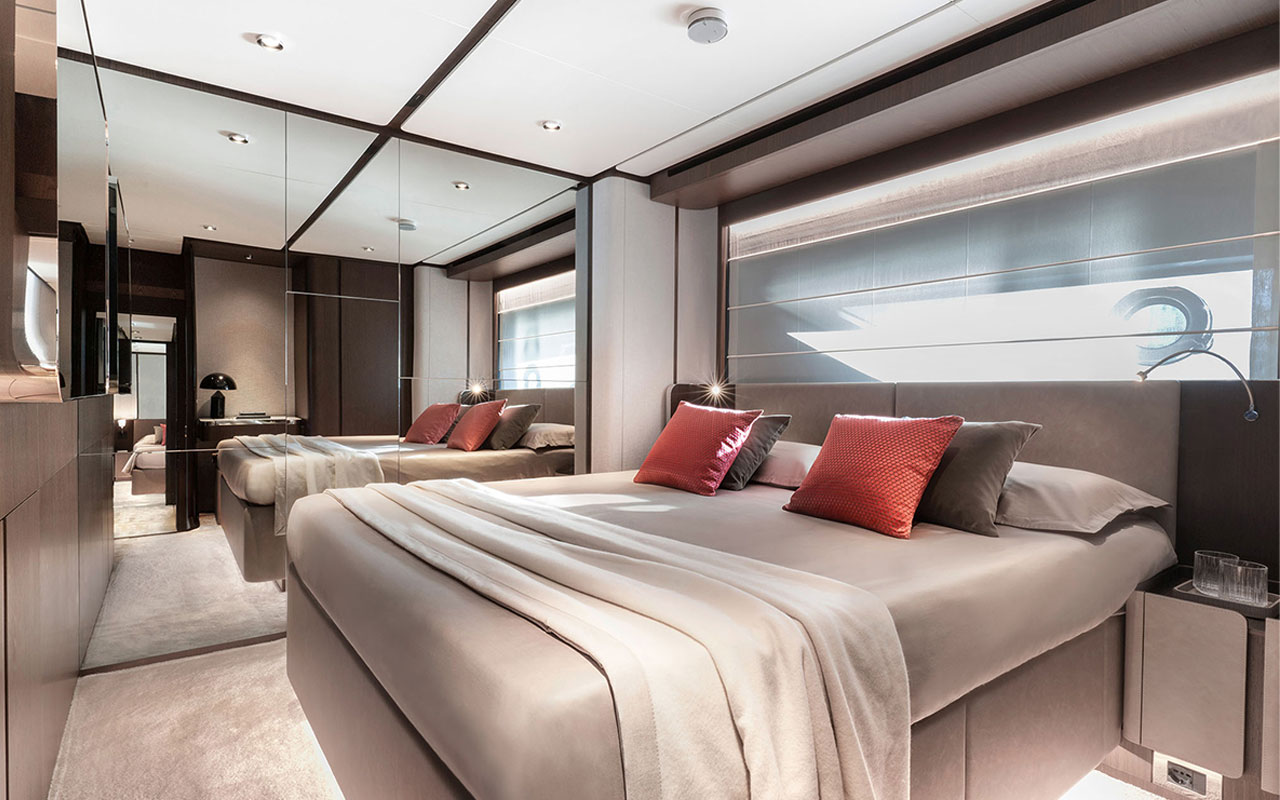 Yacht Brands Ferretti Yachts 860 lower deck VIP cabin classic