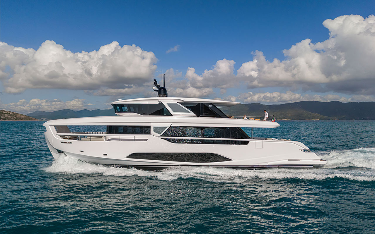 Yacht Brands Ferretti Yachts INFYNITO 90 exterior