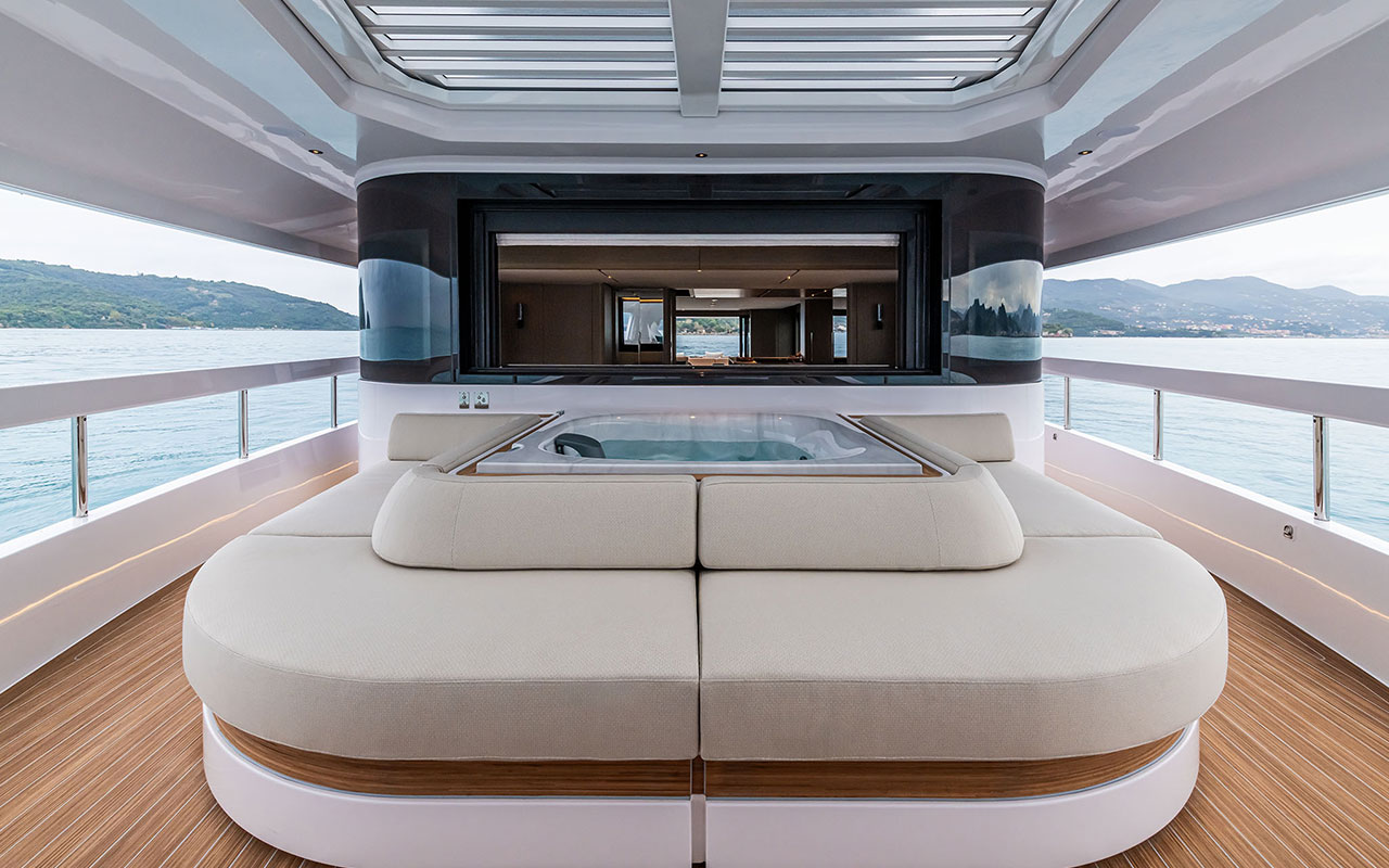 Yacht Brands Ferretti Yachts INFYNITO 90 main deck all season terrace jacuzzi