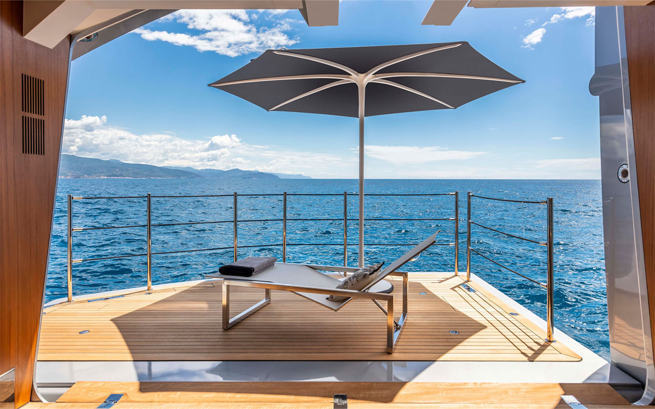 Yacht Brands Pershing 140 balcony