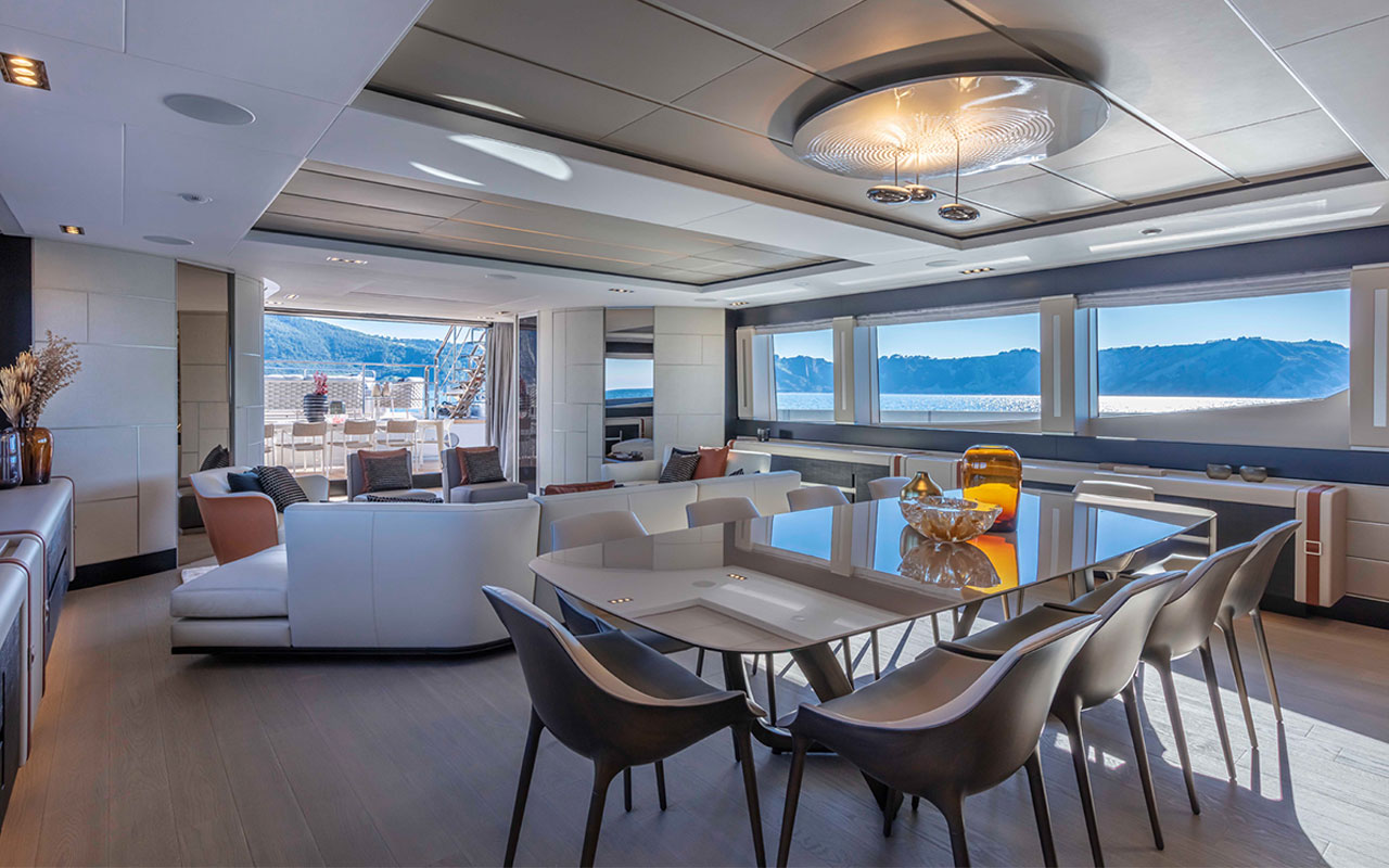 Yacht Brands Pershing 140 main deck salon