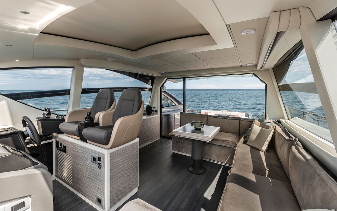 Yacht Brands Pershing 6X main deck salon