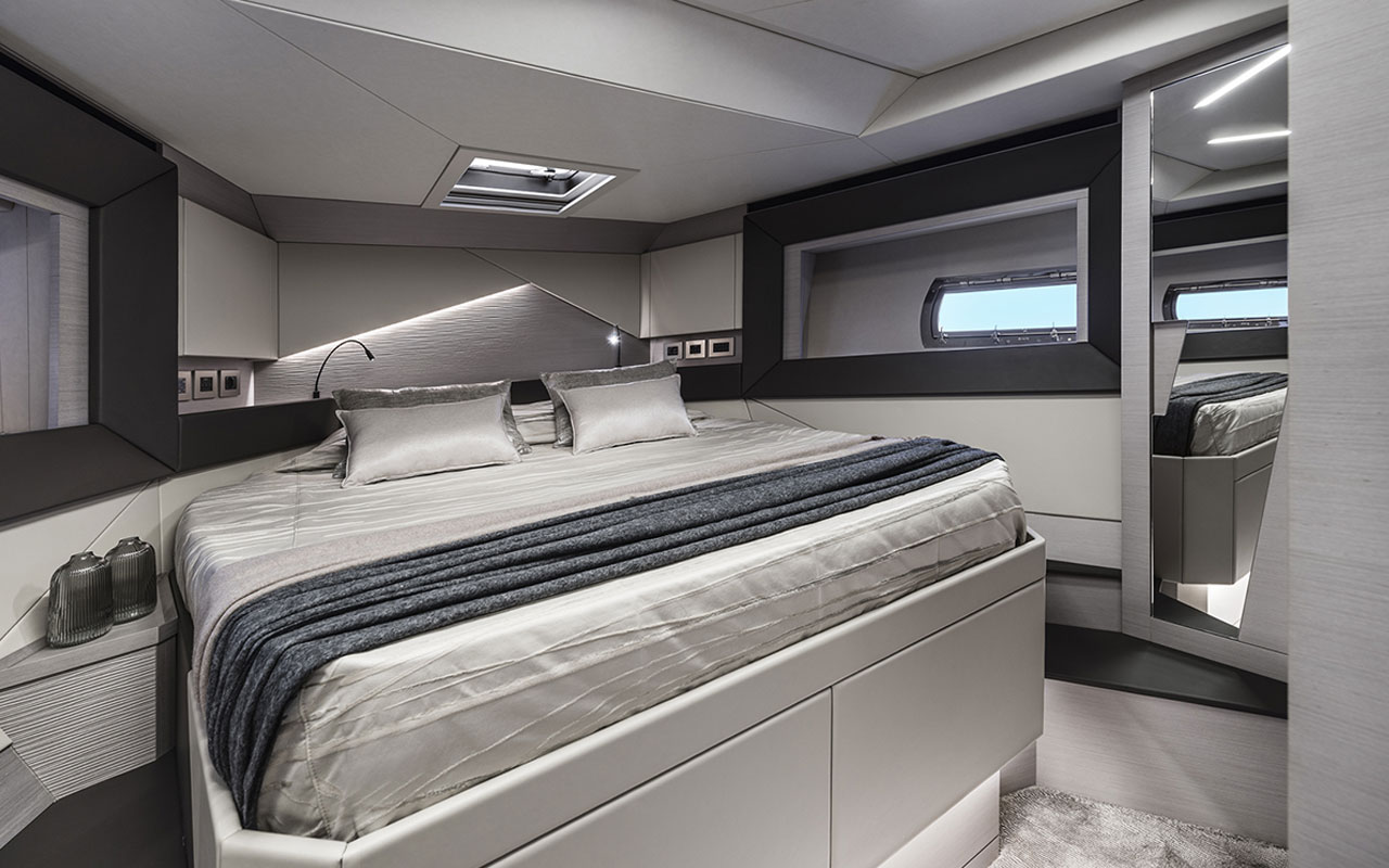 Yacht Brands Pershing 7X lower deck VIP cabin
