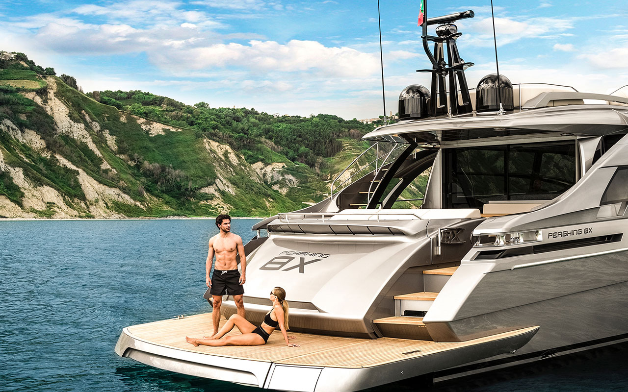 Yacht Brands Pershing 8X bathing platform