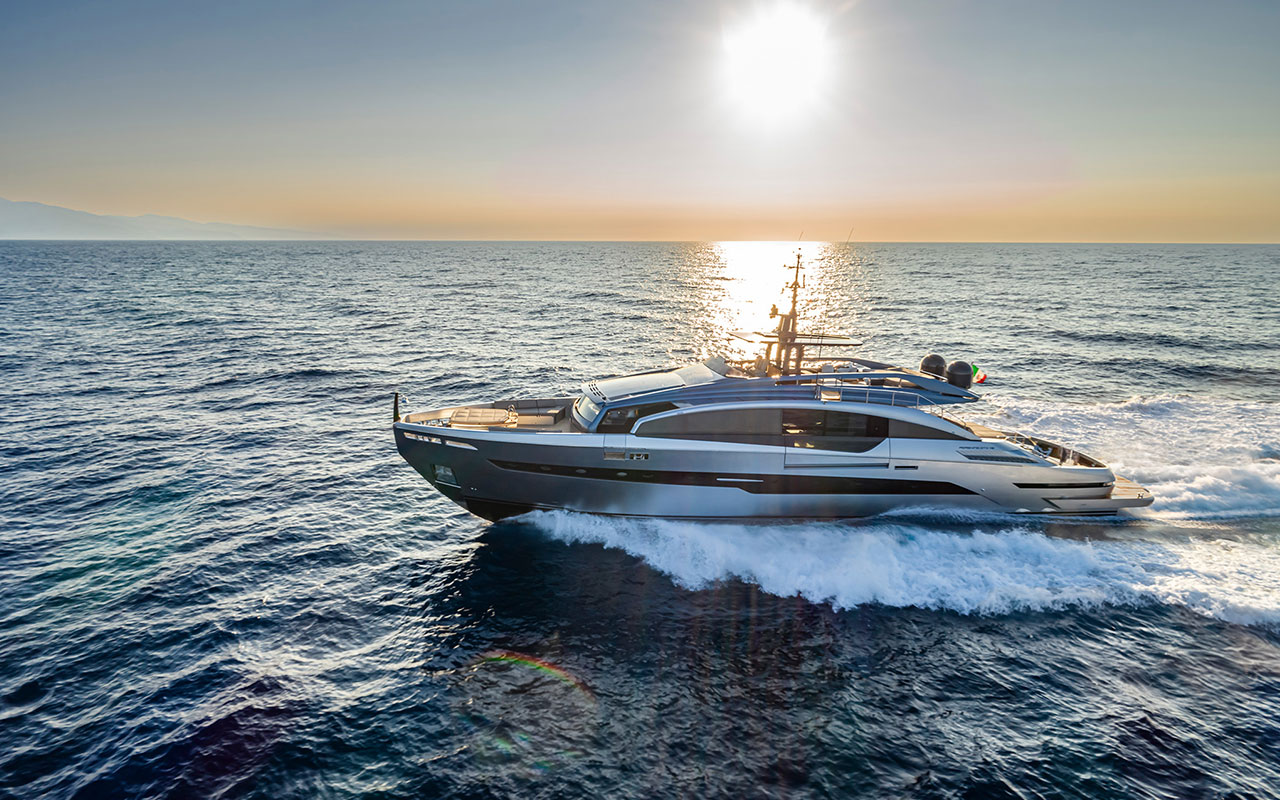 Yacht Brands Pershing GTX116 exterior