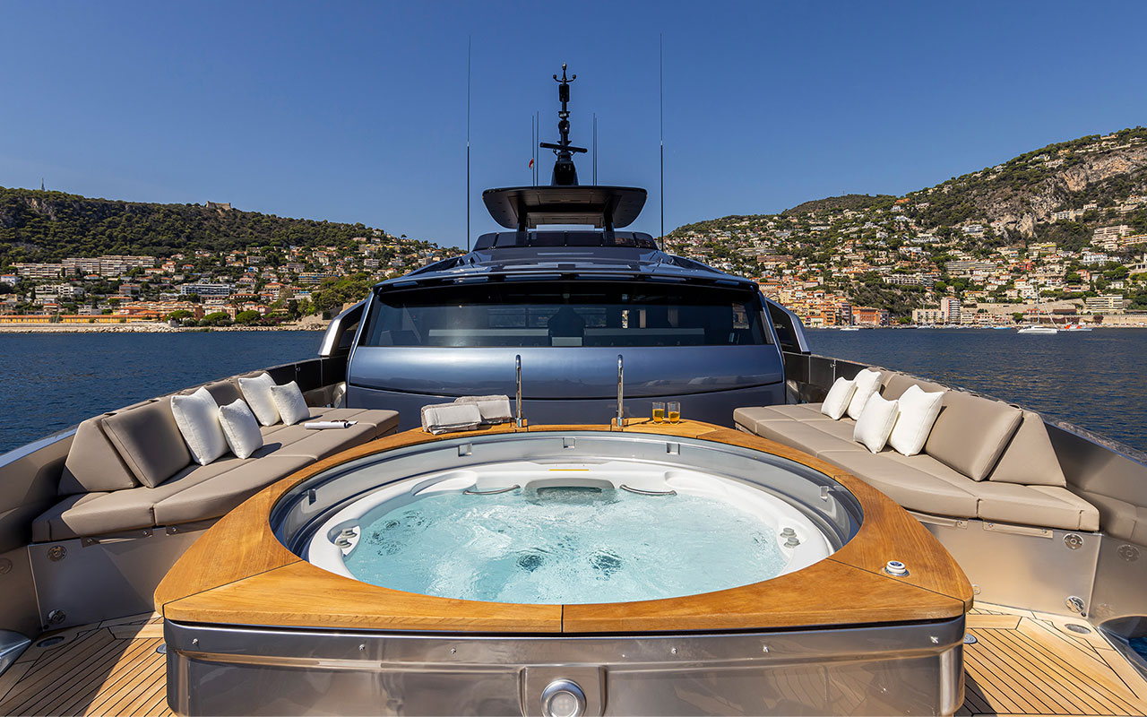 Yacht Brands Pershing GTX116 main deck bow jacuzzi
