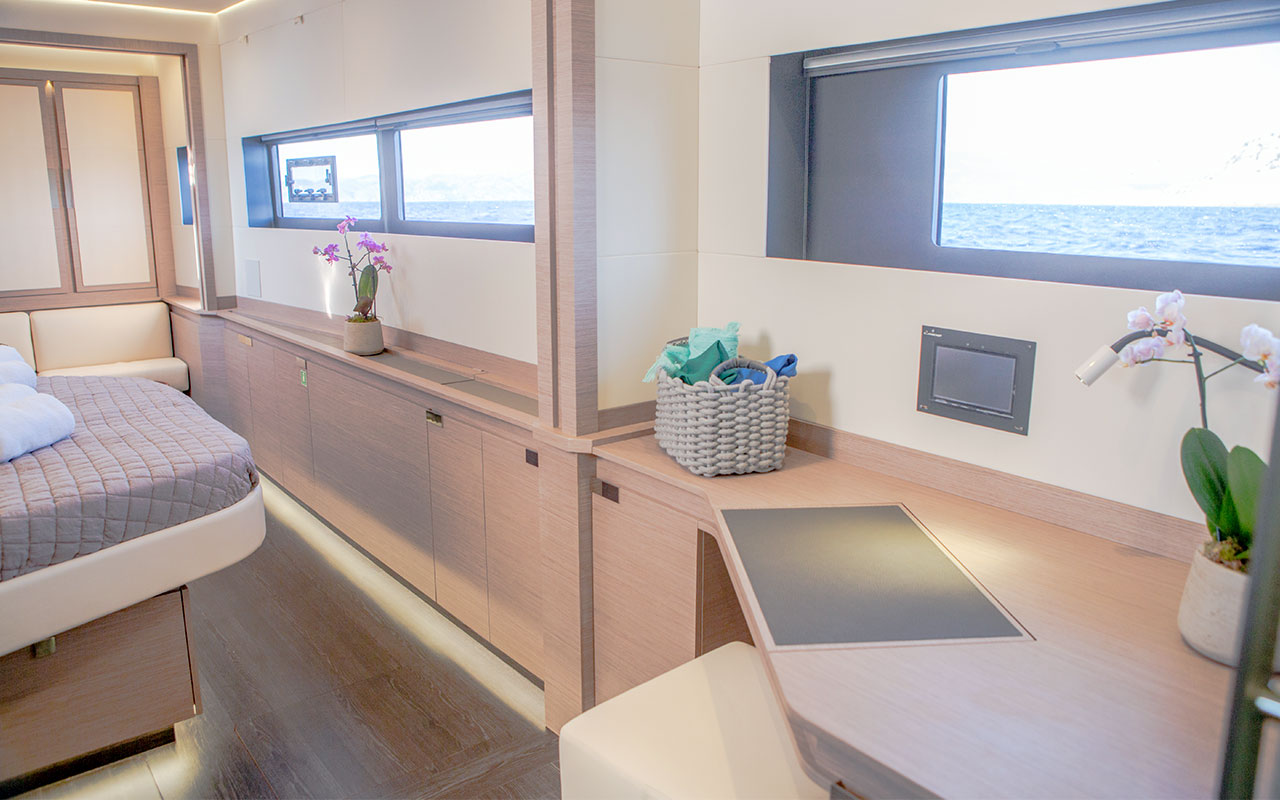 Yacht Charter Greece Fountaine Pajot Power 67 master cabin