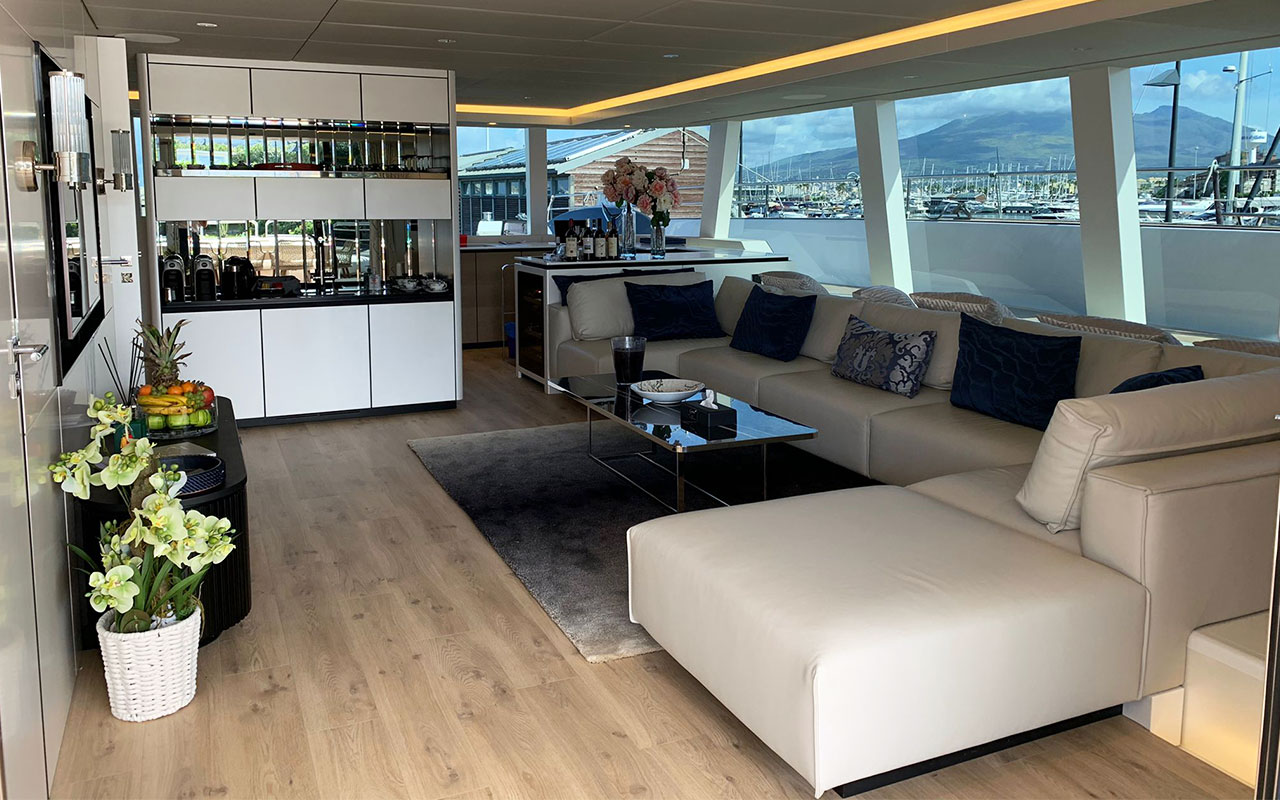 Yacht Charter Greece Sunreef 80 salon