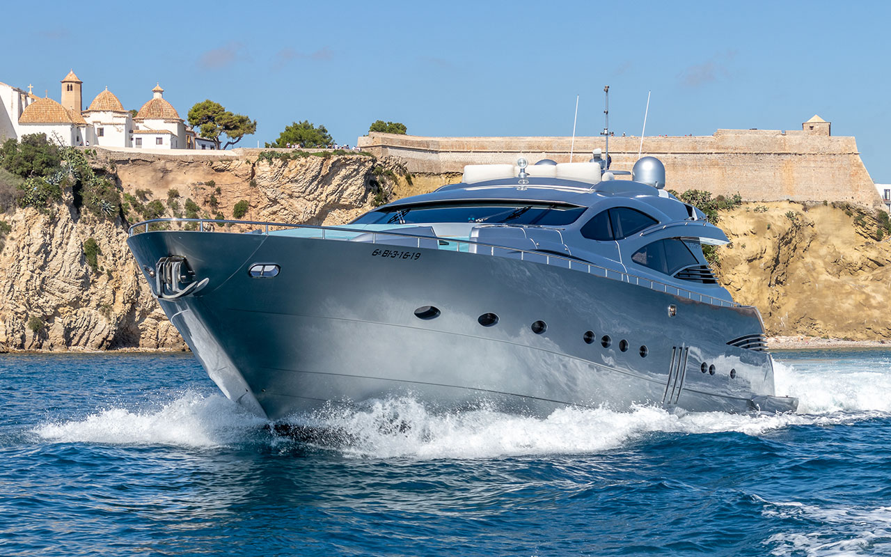 Yacht Charter Ibiza Pershing 90 exterior