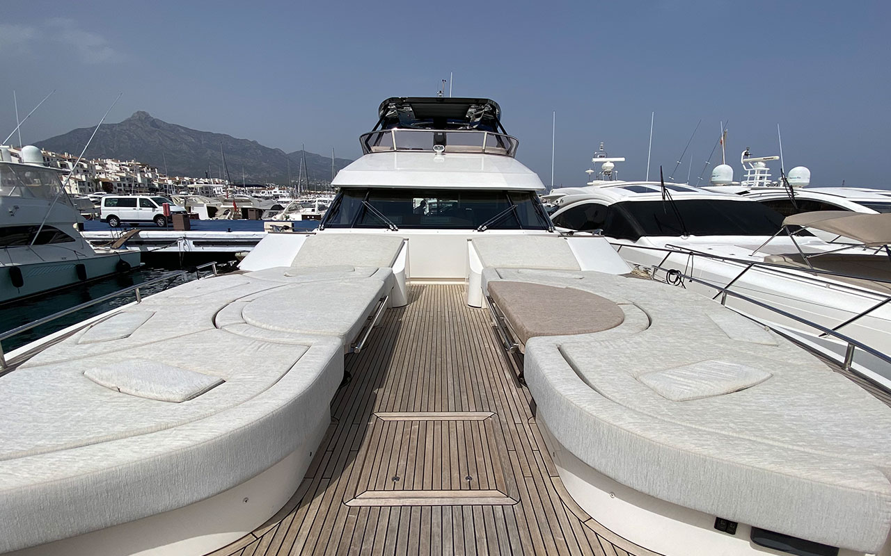 Yacht Brokerage Monte Carlo 76 bow