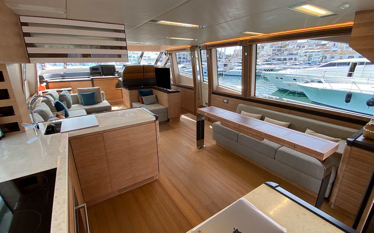 Yacht Brokerage Monte Carlo 76 main deck