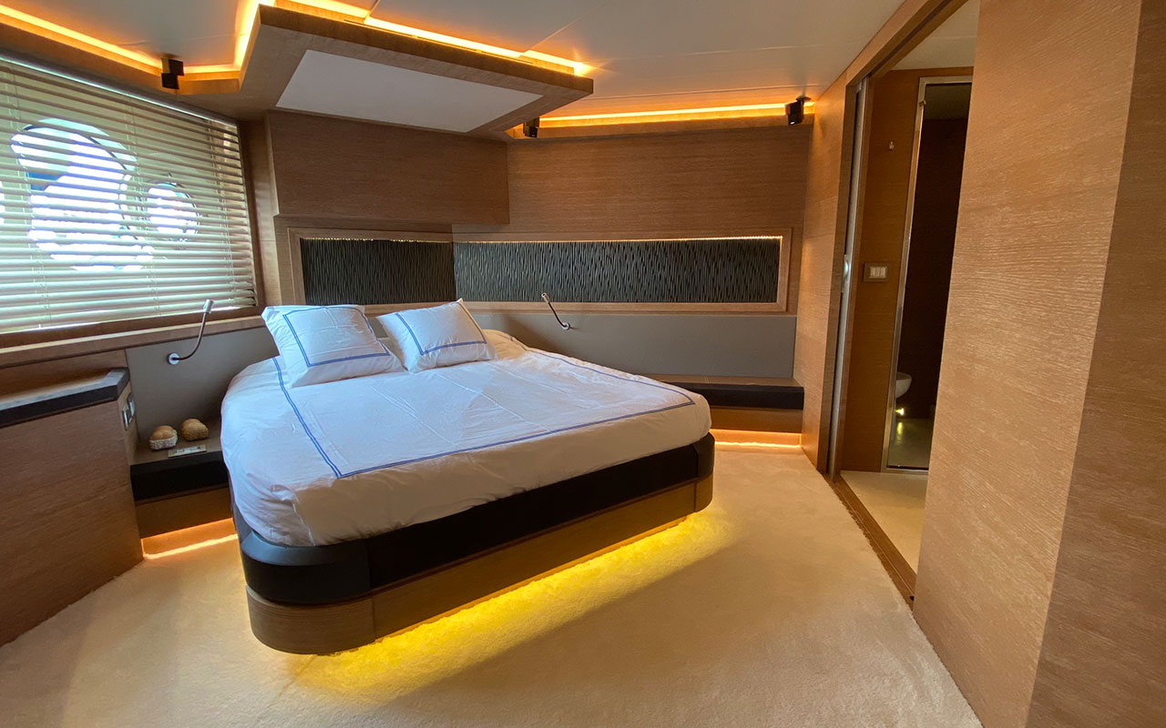 Yacht Brokerage Monte Carlo 76 master cabin