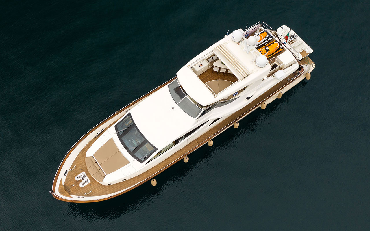 Yacht Charter Greece Falcon 90 exterior