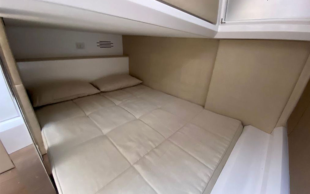 Yacht Charter Ibiza Evo 43 cabin