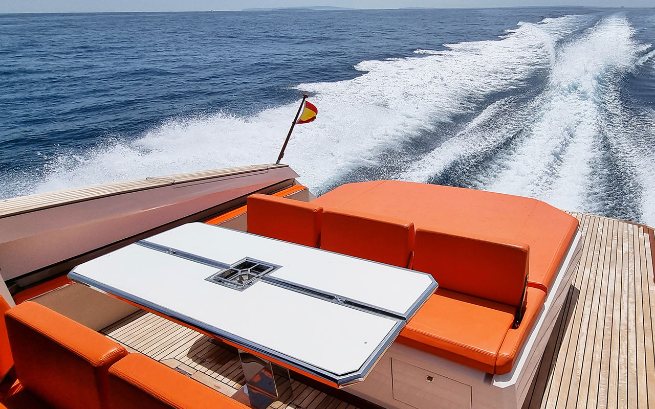 Yacht Charter Ibiza Evo 43 exterior