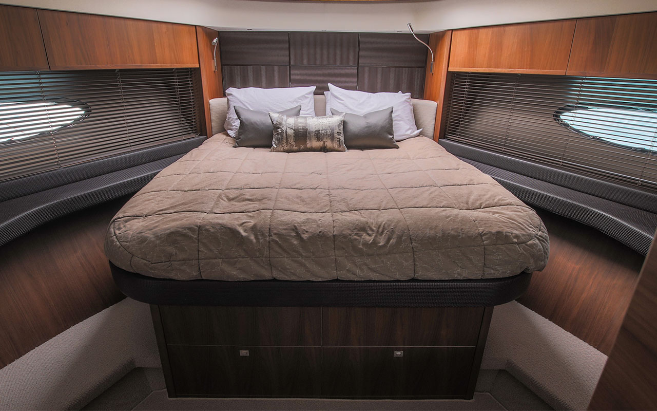 Yacht Charter Ibiza Princess V72 VIP cabin