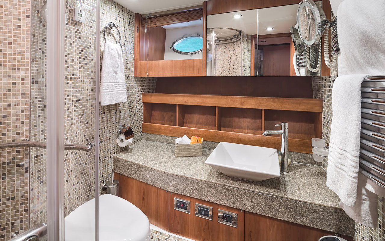Yacht Charter Ibiza Sunseeker Predator 72 bathroom