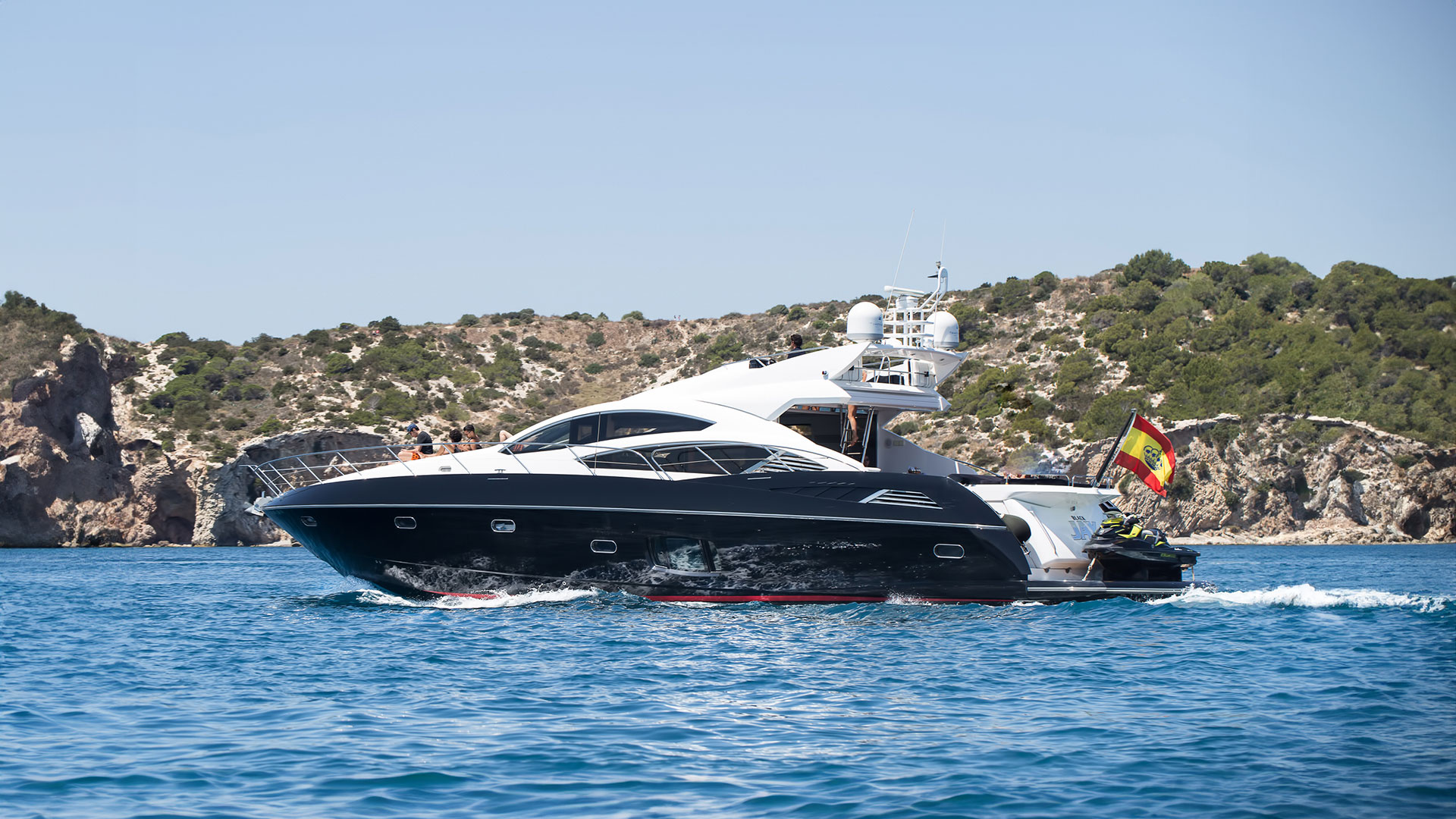 Yacht Charter Ibiza Sunseeker Predator 74