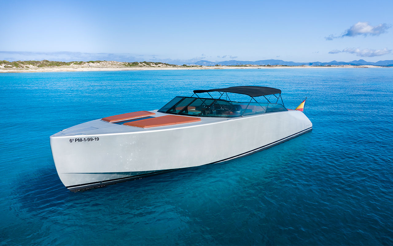 Yacht Charter Ibiza Waterdream 65 exterior